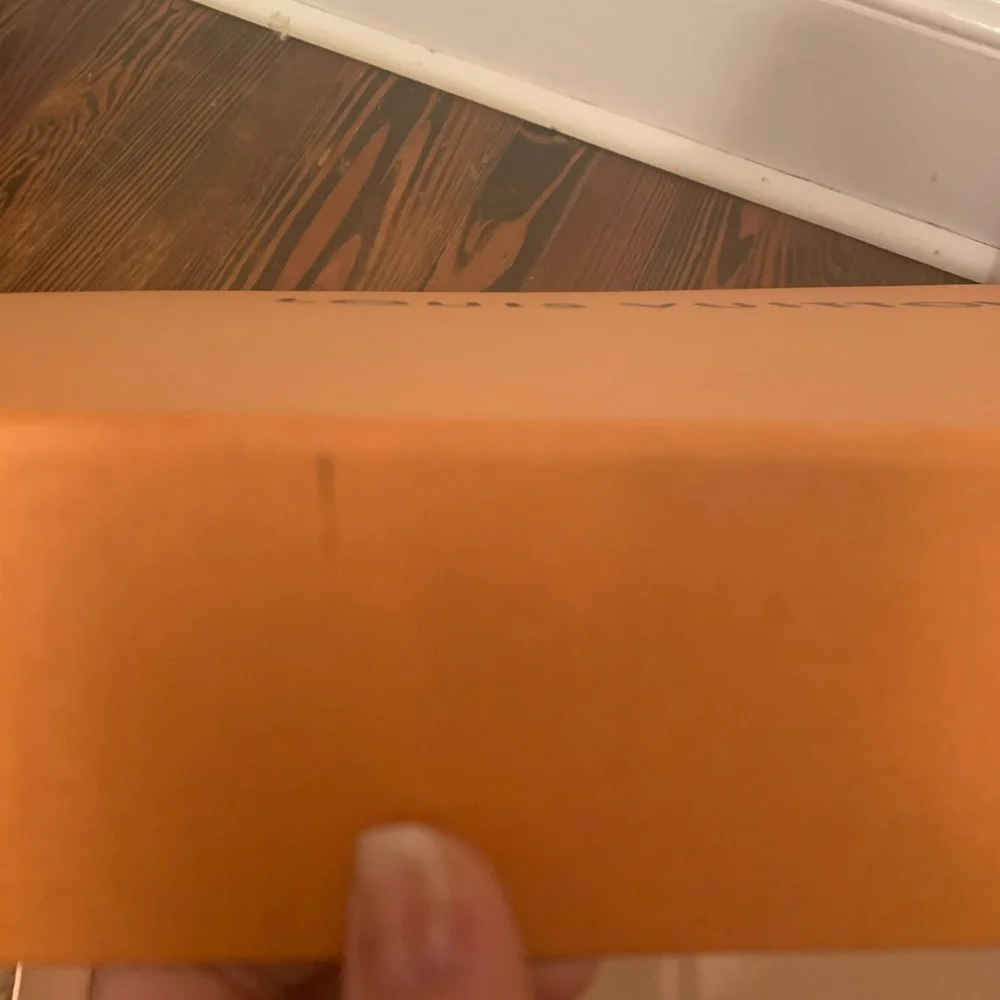 Authentic Louis Vuitton shopping & box - Picture 6 of 7